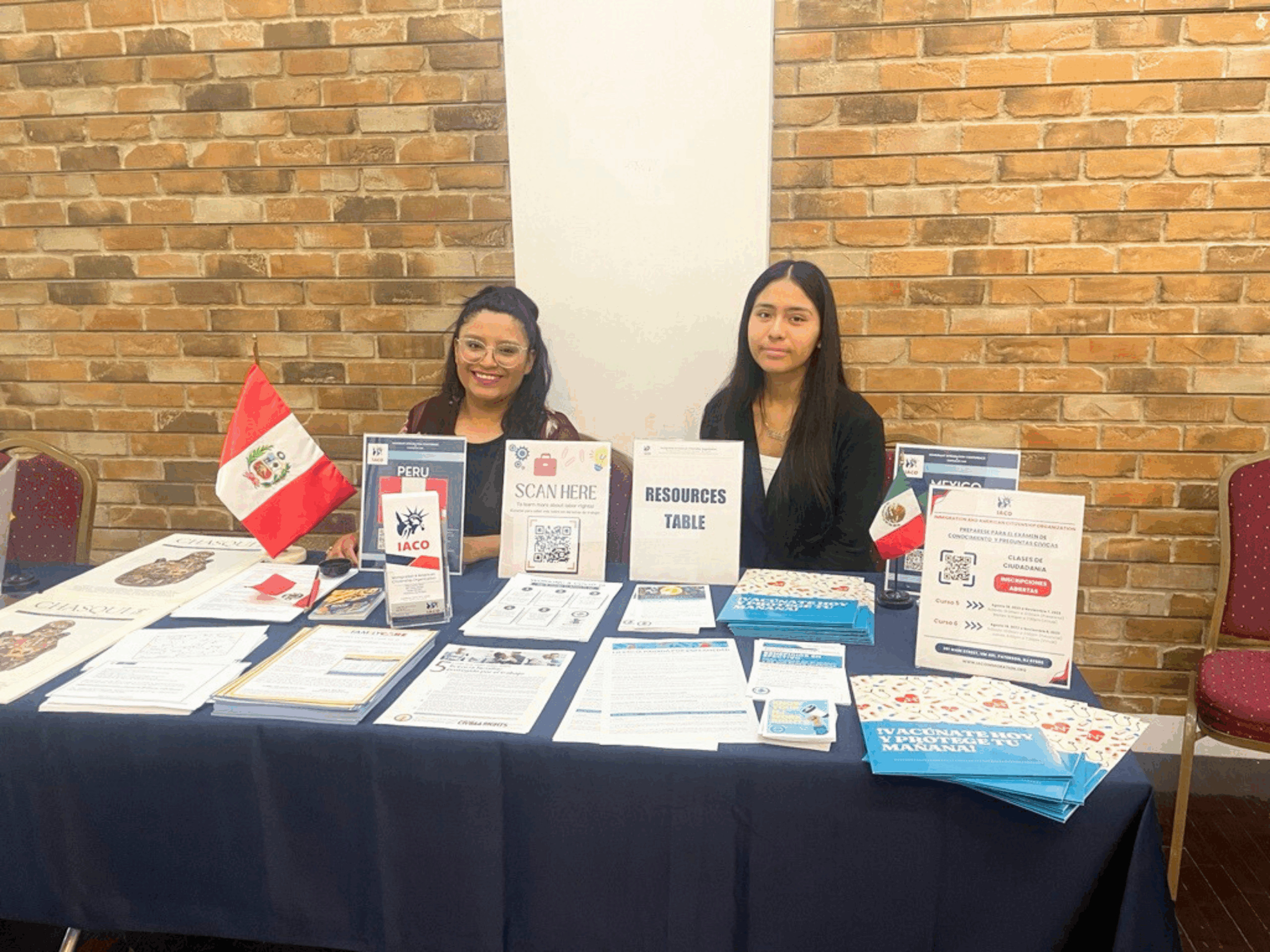 Nuestro equipo durante el Immigrant Integration Day 2023, participando en una feria de recursos y servicios consulares para la comunidad inmigrante.